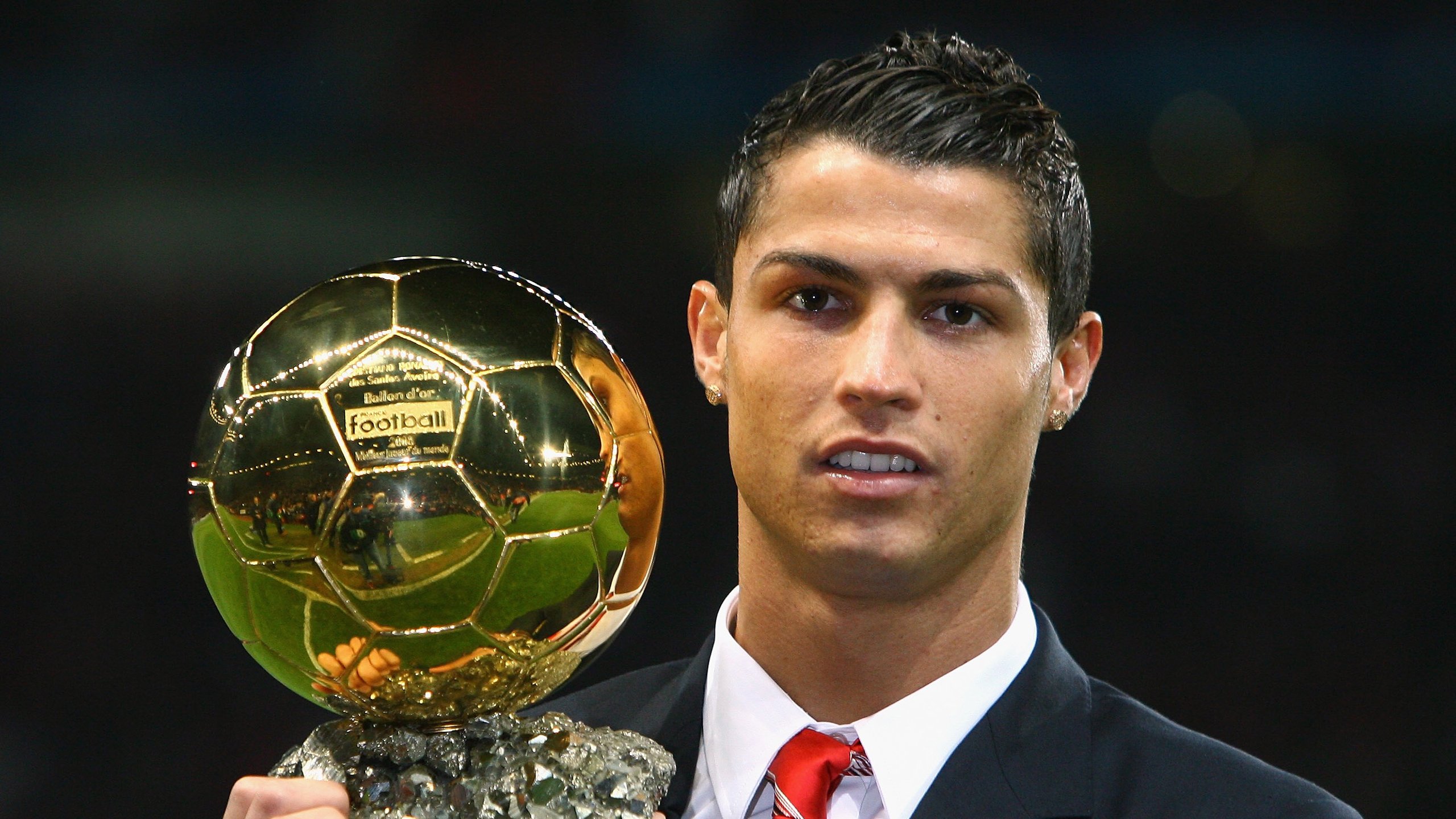 爱游戏下载-凯撒酋长签约新外援，增强进攻实力，足坛凯撒大帝